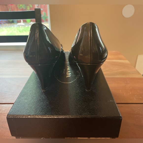 Grey Patent Leather Prada heels size 38.5 - Picture 4 of 8